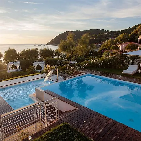 Rezort Baia Bianca 3*